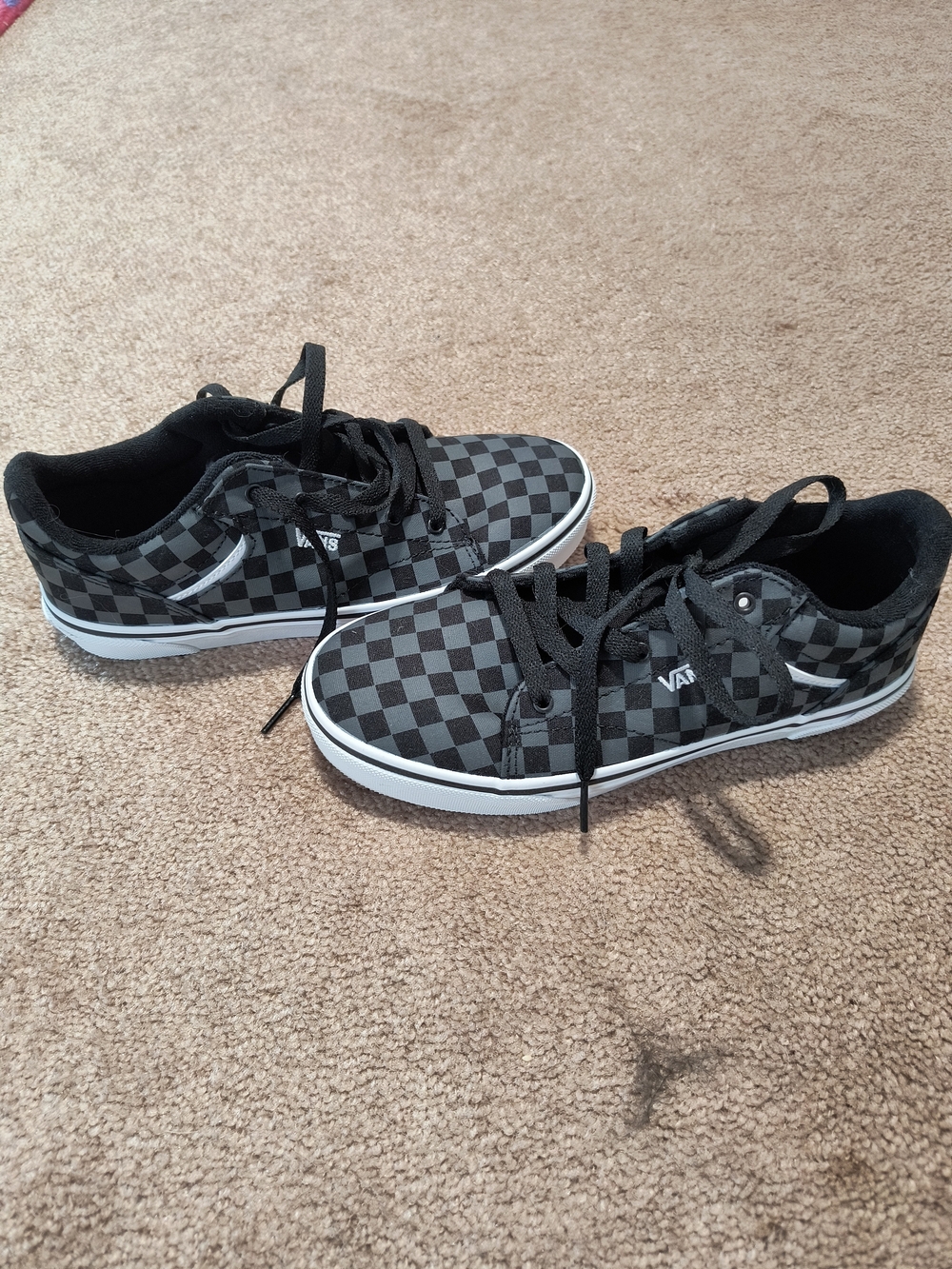 Vans Checkerboard Low-Top Sneakers in Black & Gray - Picture 3 of 4